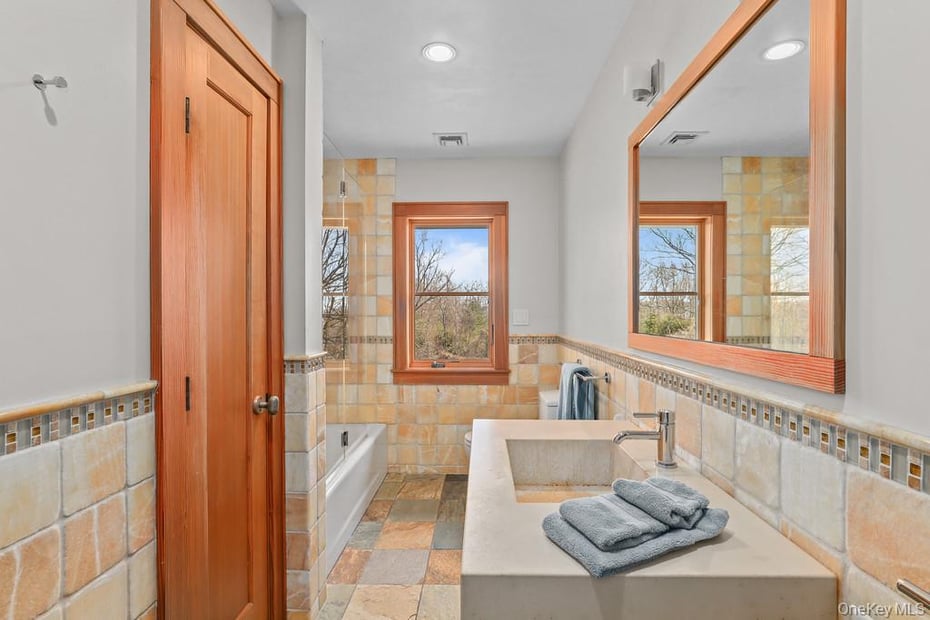 37 Hyatt Road Photo 29