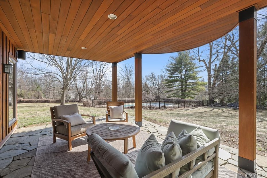 37 Hyatt Road Photo 19