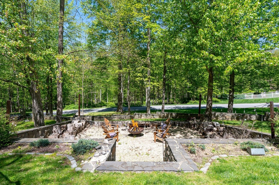 1 Woolen Court Photo 44