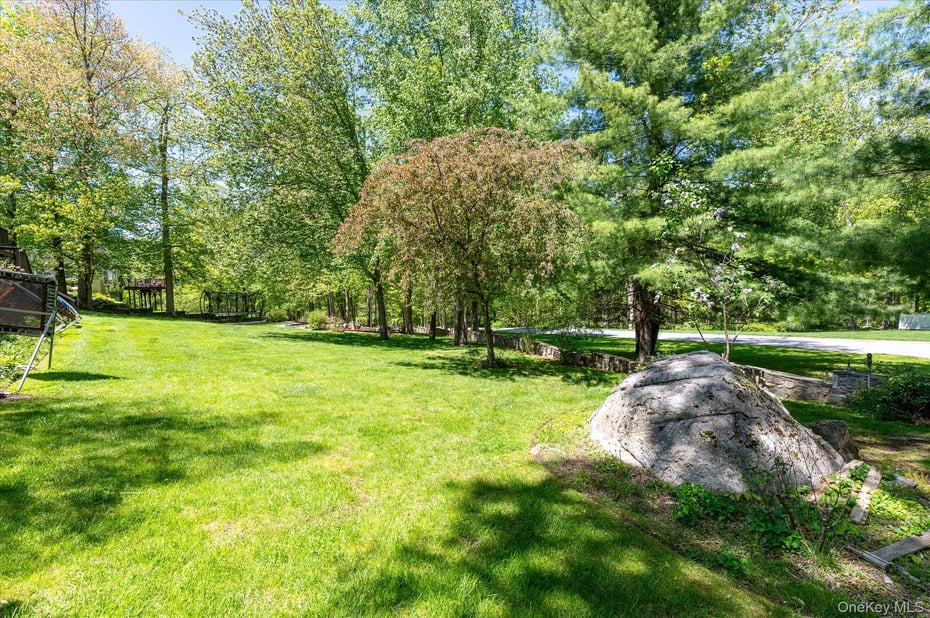 1 Woolen Court Photo 41