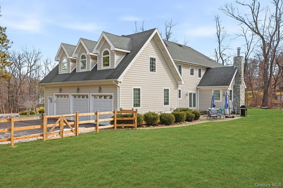 16 Hall Road Photo 35