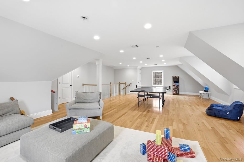 16 Hall Road Photo 29