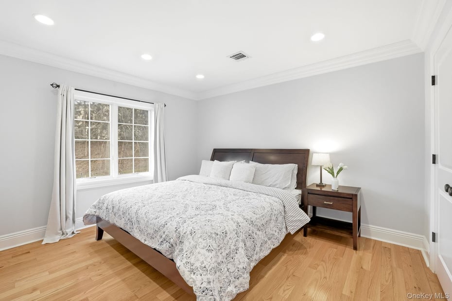 16 Hall Road Photo 23