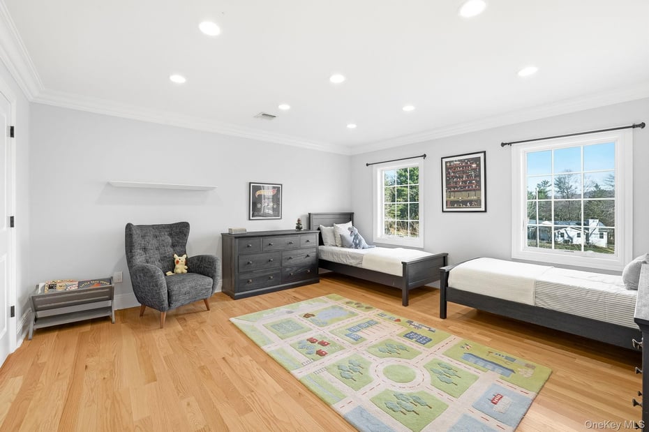 16 Hall Road Photo 22