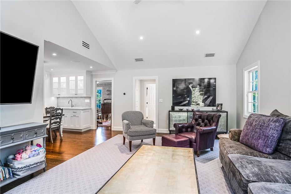 30 Hilltop Road Photo 17