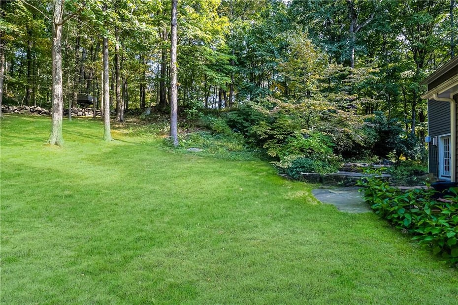 30 Hilltop Road Photo 30
