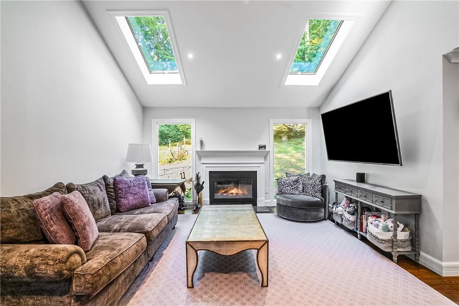 30 Hilltop Road Photo 15