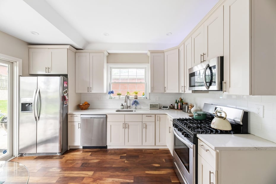 209 Van Cortlandt Park Avenue Photo 9