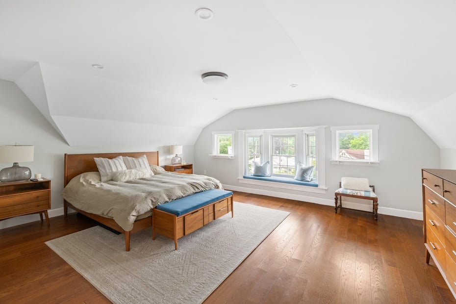 209 Van Cortlandt Park Avenue Photo 18