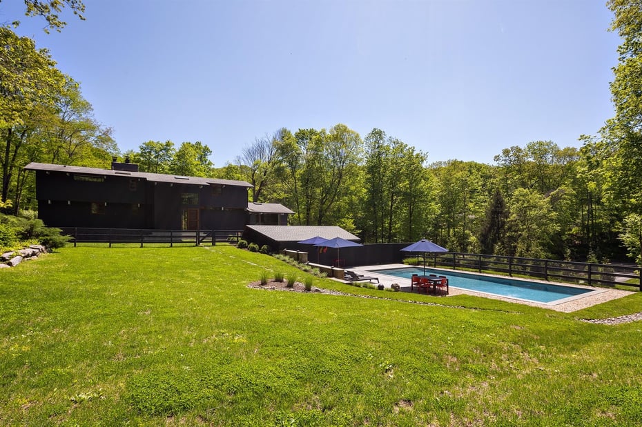 21 Black Spring Road Photo 22