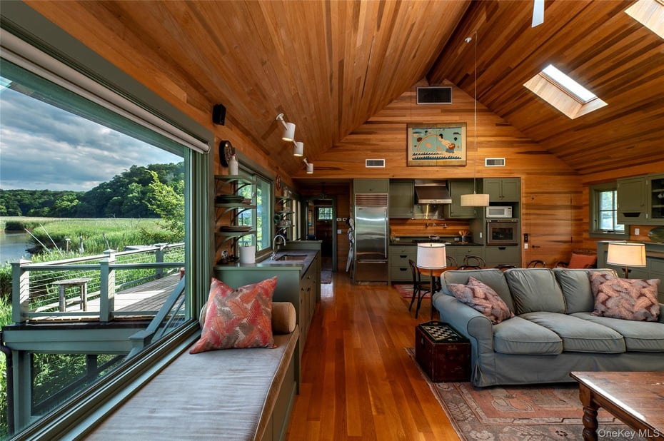 99 Paradise Avenue Photo 20