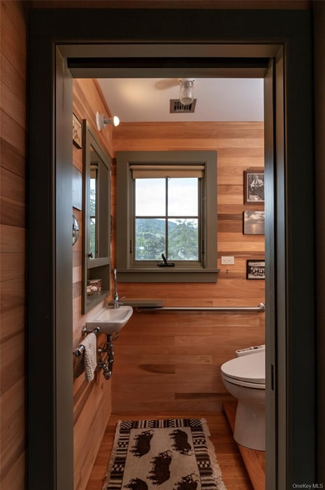 99 Paradise Avenue Photo 32