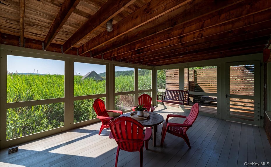 99 Paradise Avenue Photo 6