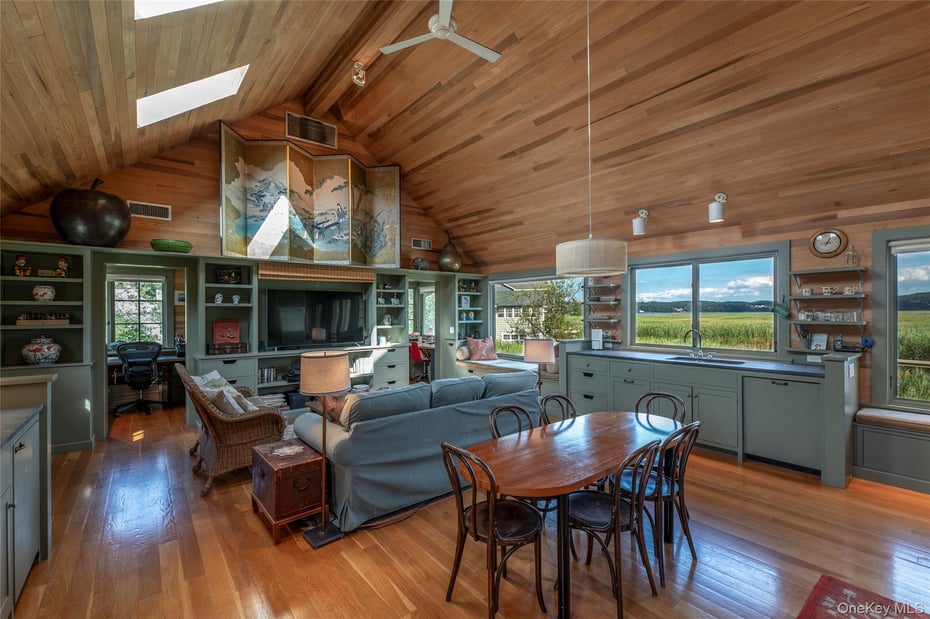 99 Paradise Avenue Photo 22