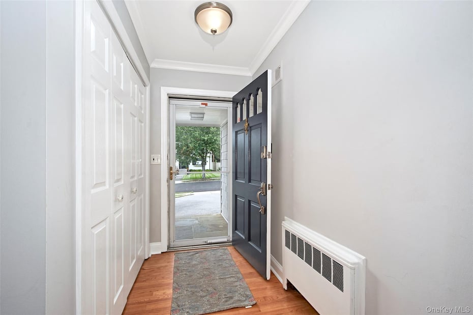 107 Adams Avenue Photo 3