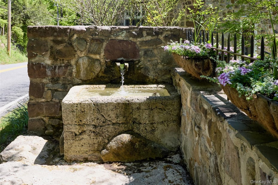 116 S Mountain Road Photo 36