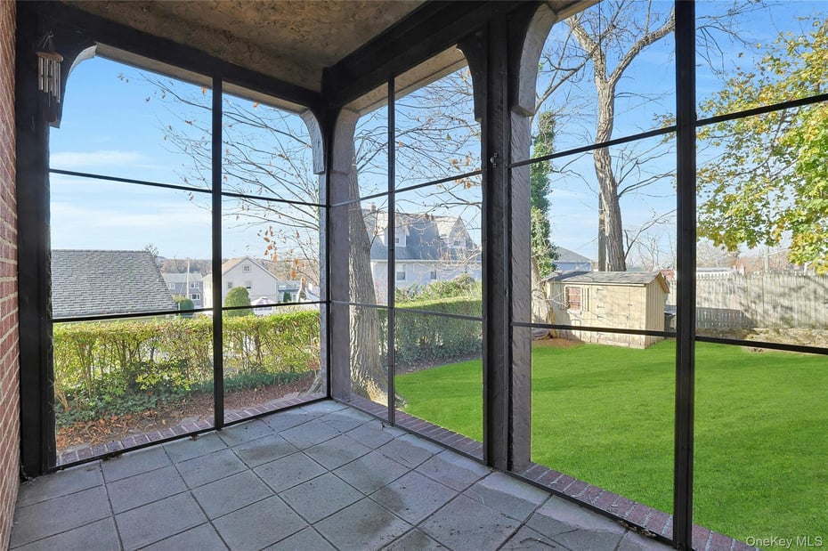 19 Surrey Lane Photo 10