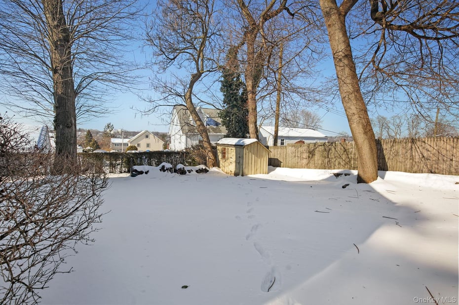 19 Surrey Lane Photo 23