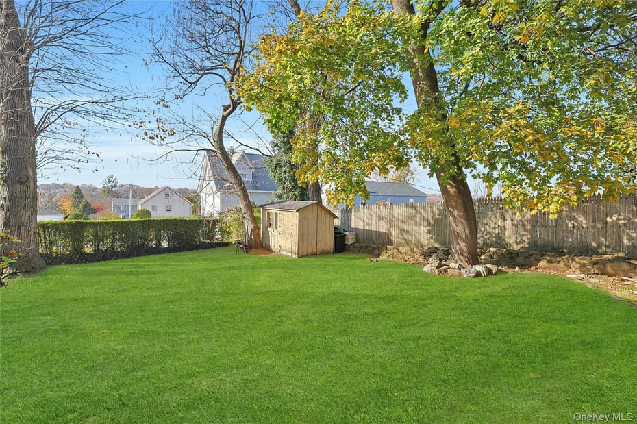 19 Surrey Lane Photo 22