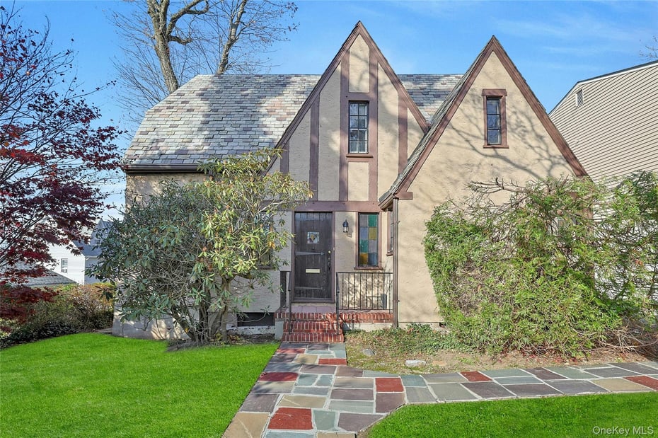 19 Surrey Lane Photo 1