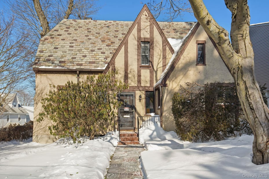 19 Surrey Lane Photo 2