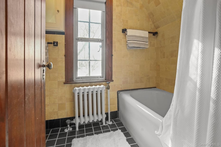 19 Surrey Lane Photo 19