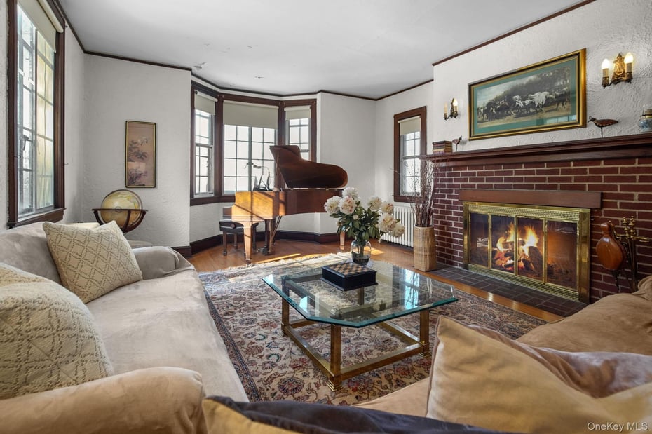 19 Surrey Lane Photo 4