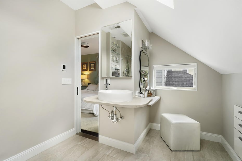 43 Rossmore Avenue Photo 11