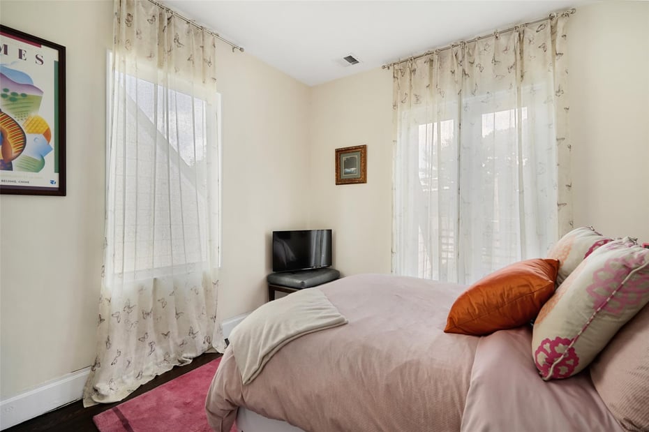 43 Rossmore Avenue Photo 13