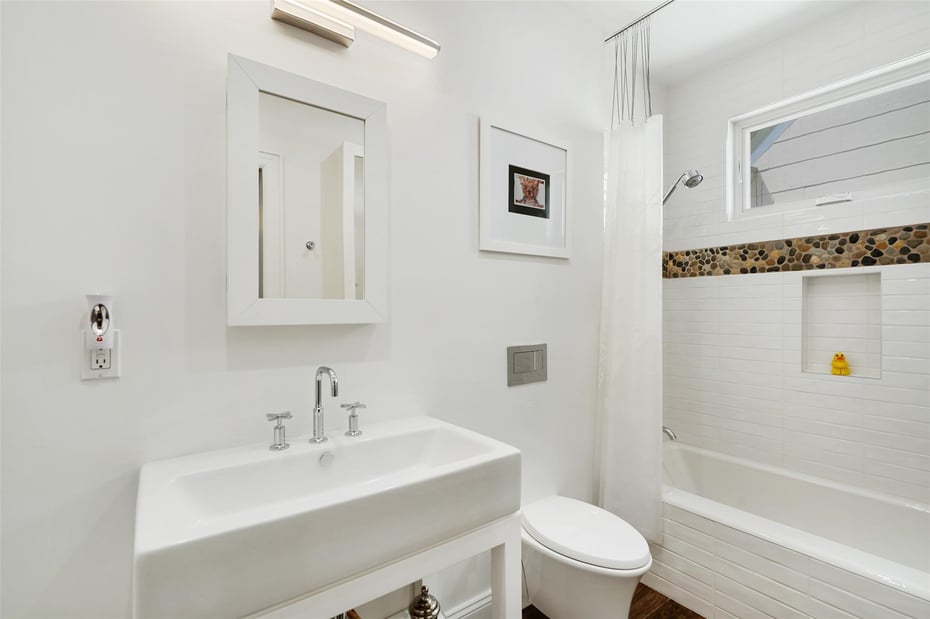 43 Rossmore Avenue Photo 15