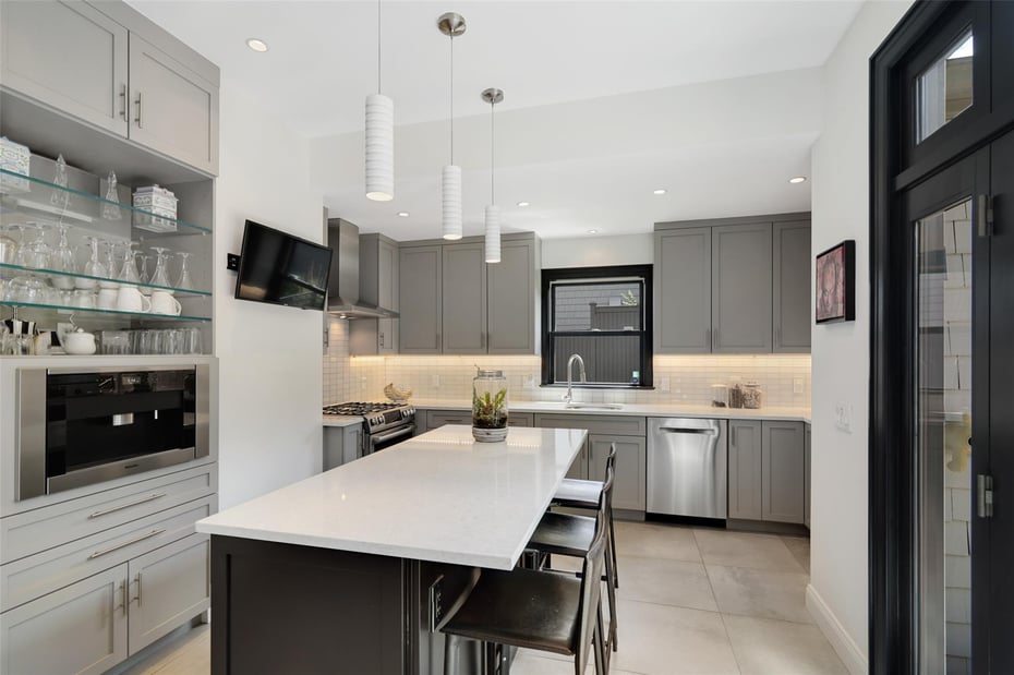 43 Rossmore Avenue Photo 7