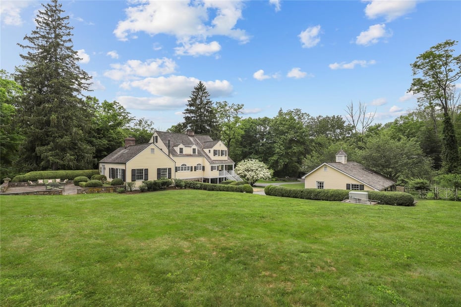 1 Twin Lakes Drive Photo 2