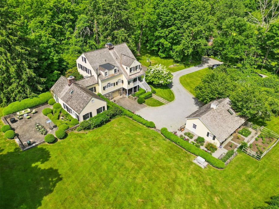 1 Twin Lakes Drive Photo 3