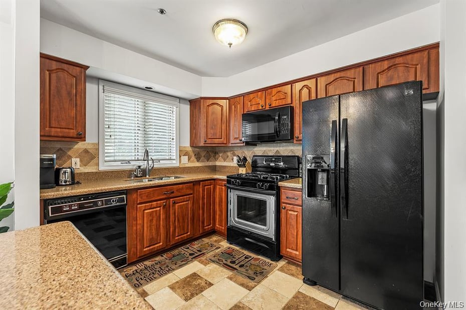 16 Stoneham Place Photo 13