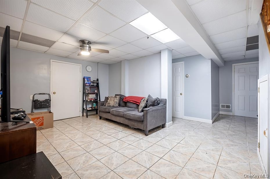 16 Stoneham Place Photo 27