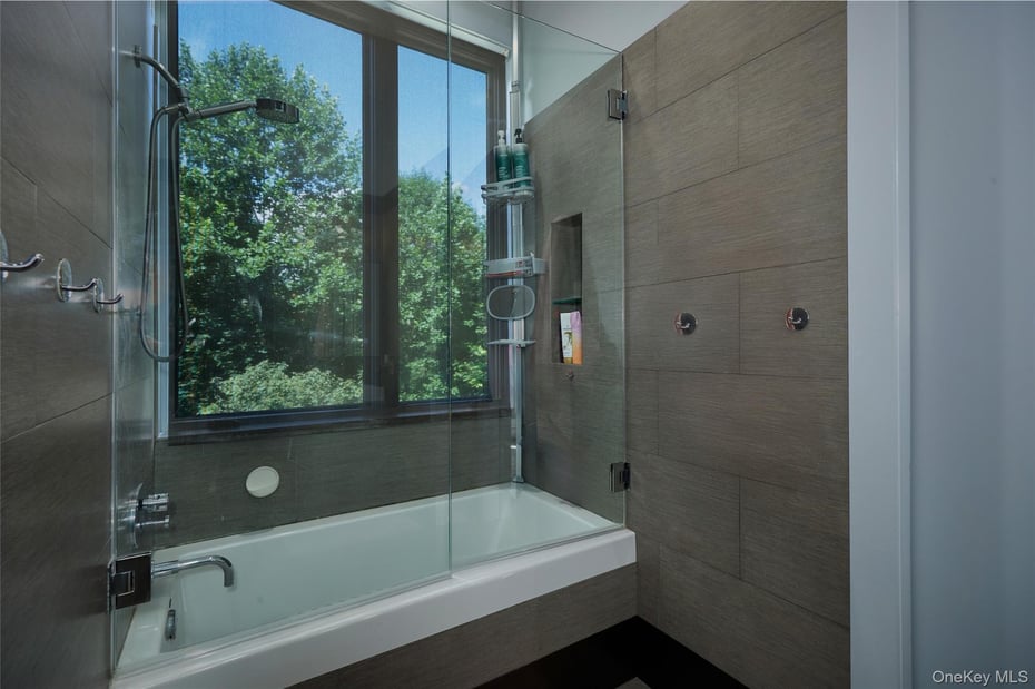 27 Castle Road Photo 32