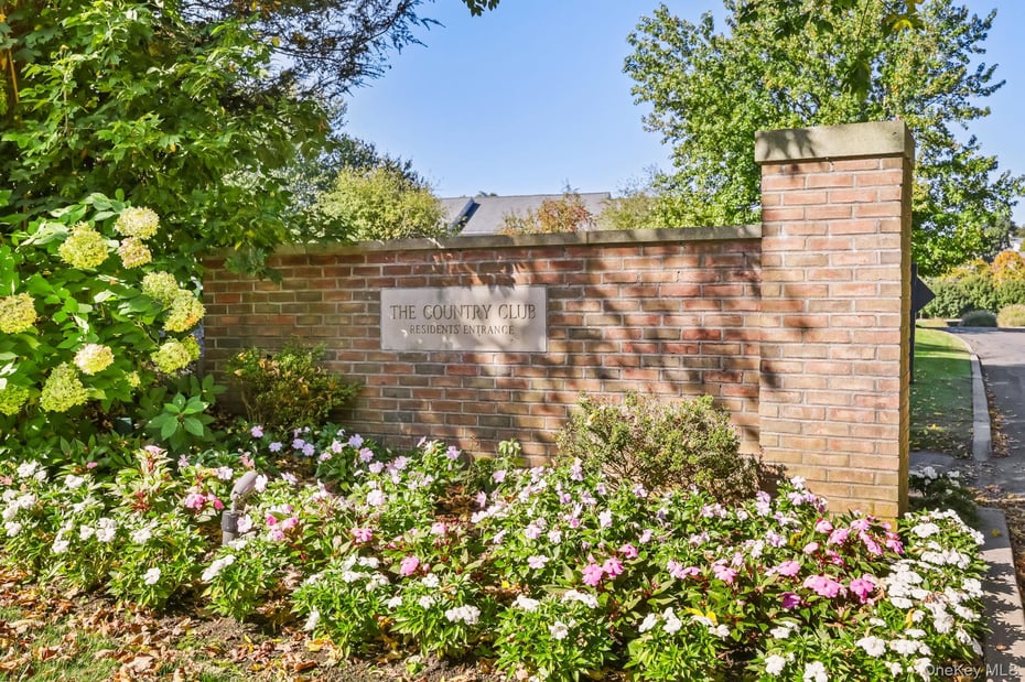 26 Club Court Photo 2