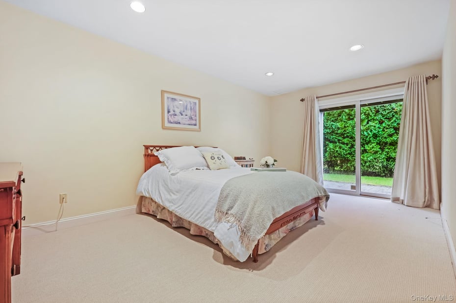 26 Club Court Photo 35