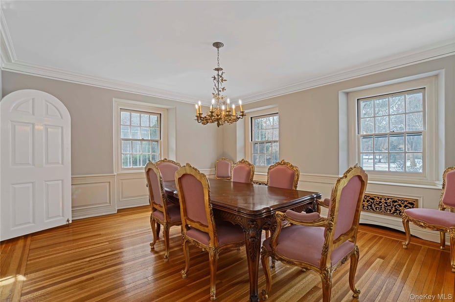 650 Ely Avenue Photo 4