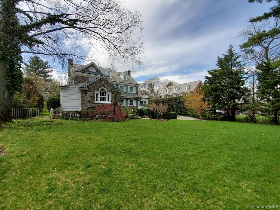 650 Ely Avenue Photo 34