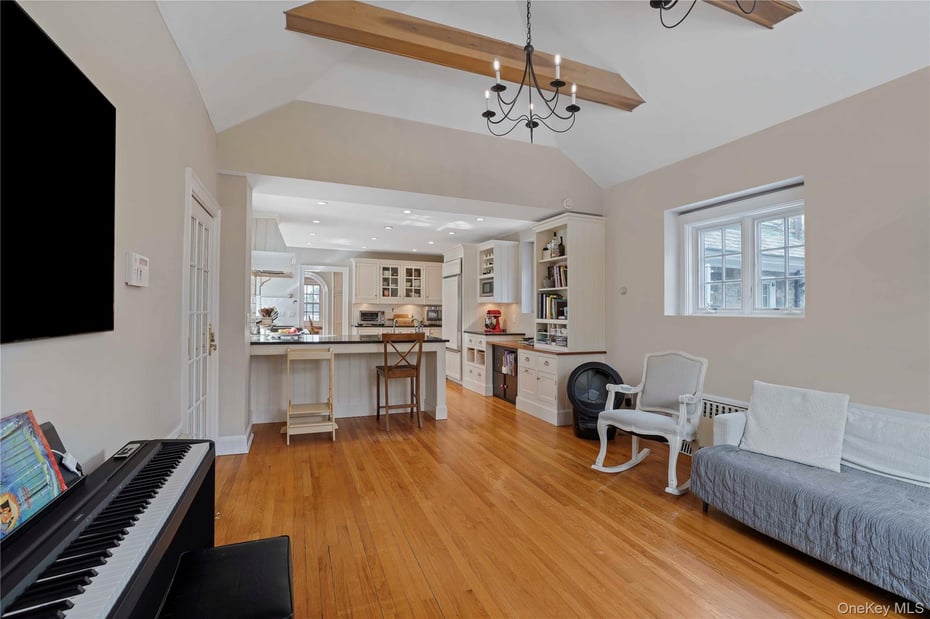 650 Ely Avenue Photo 11