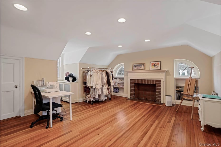 650 Ely Avenue Photo 25