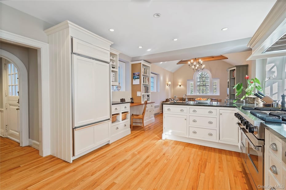 650 Ely Avenue Photo 7