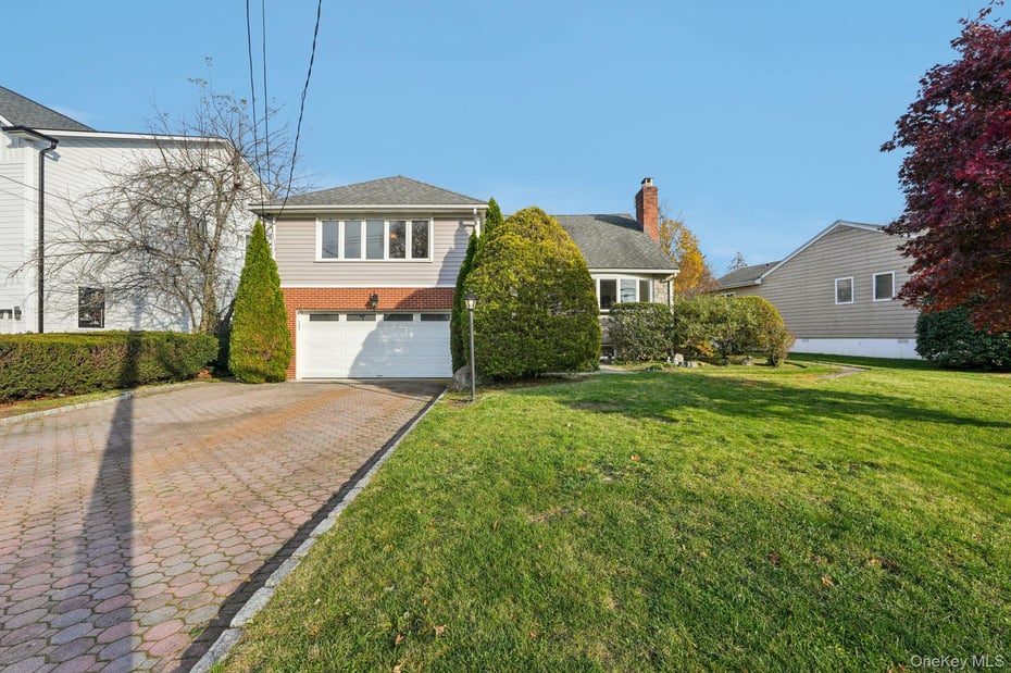 808 Wolfs Lane Photo 3