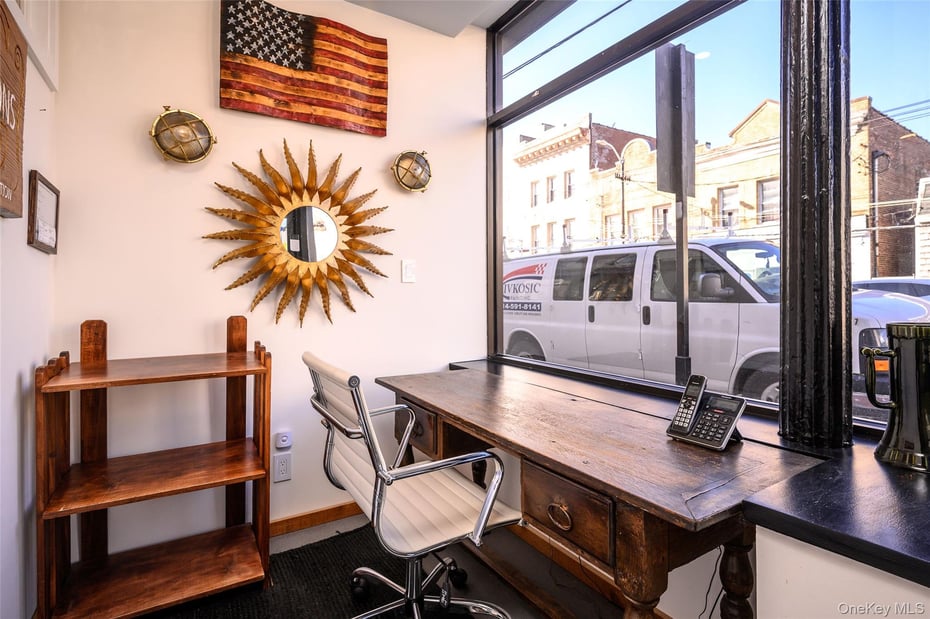 100 Main Street Photo 4