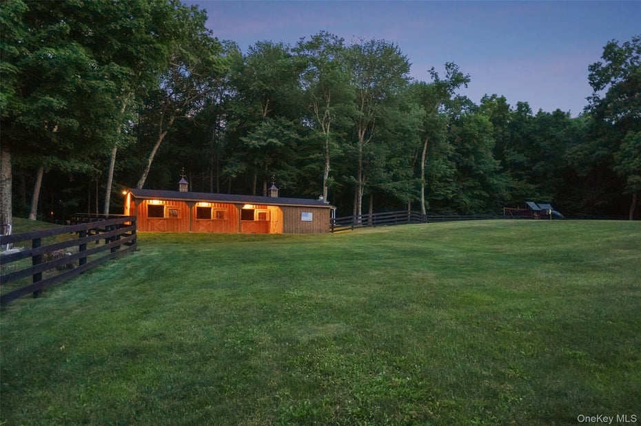 5 Apple Mill Lane Photo 43
