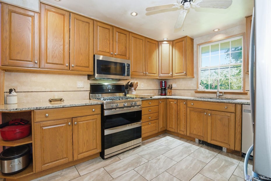 2 Turner Drive Photo 9