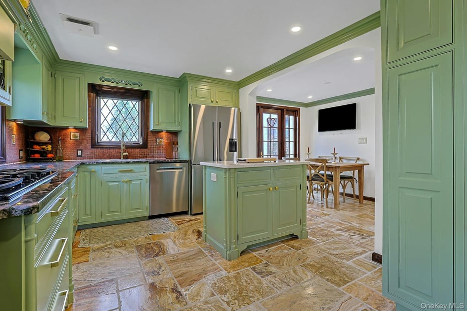 23 Forbes Boulevard Photo 15