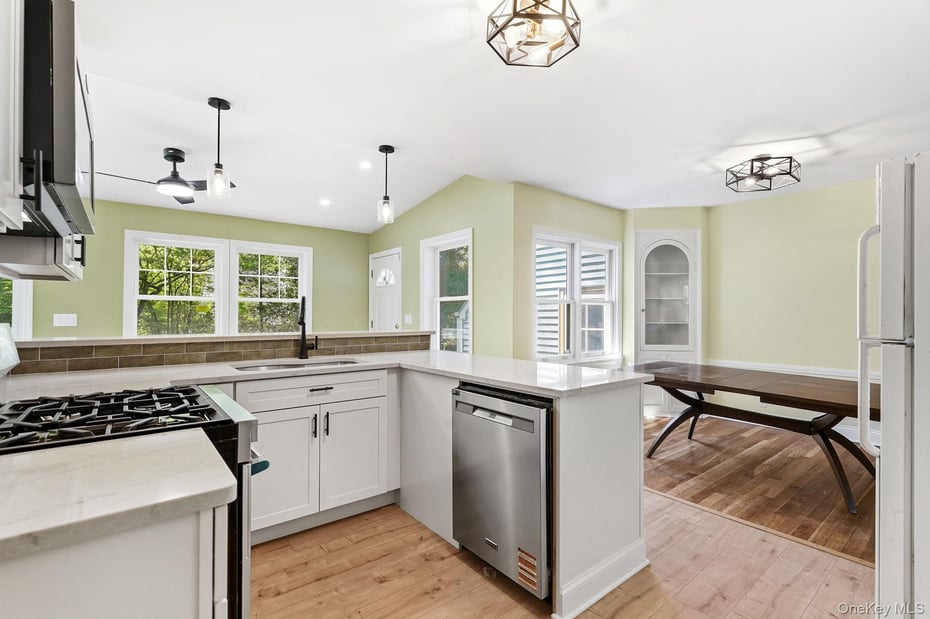 15 Homewood Road Photo 18