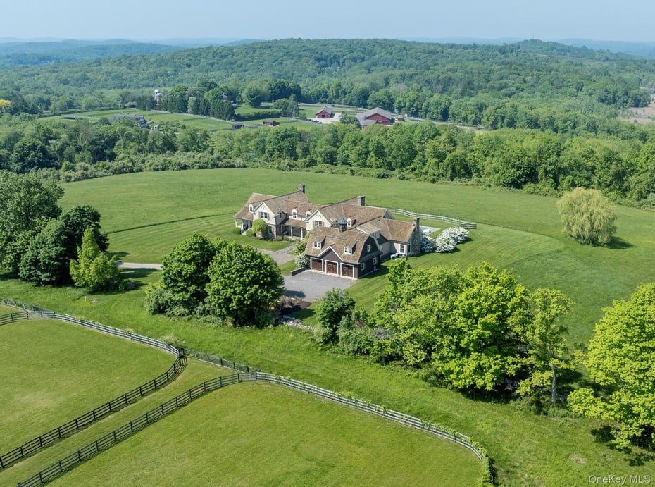 364 Hardscrabble Road Photo 4